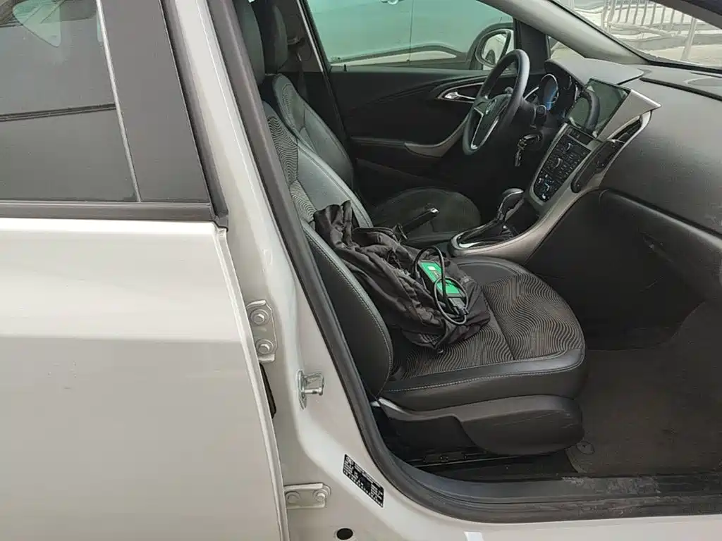 Buick Excelle GT 2015 — фото 25