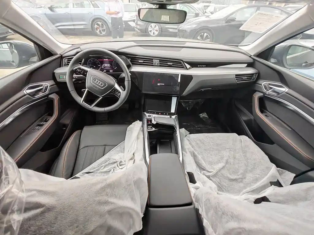Audi e-tron 2026