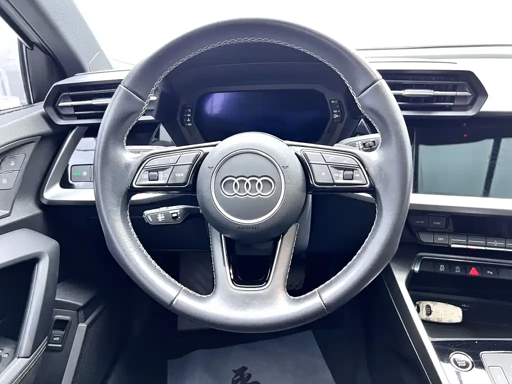Audi A3 2023 — фото 11