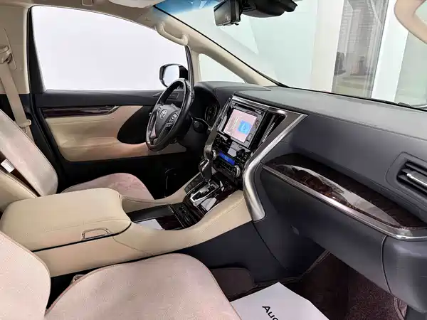 Toyota Alphard 2019