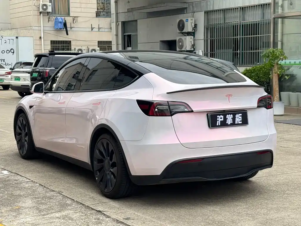 Tesla Model Y 2022 — фото 8