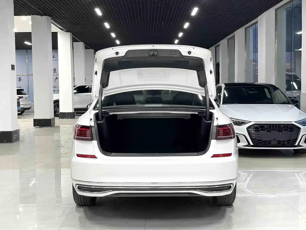 Volkswagen Passat 2022 — фото 13
