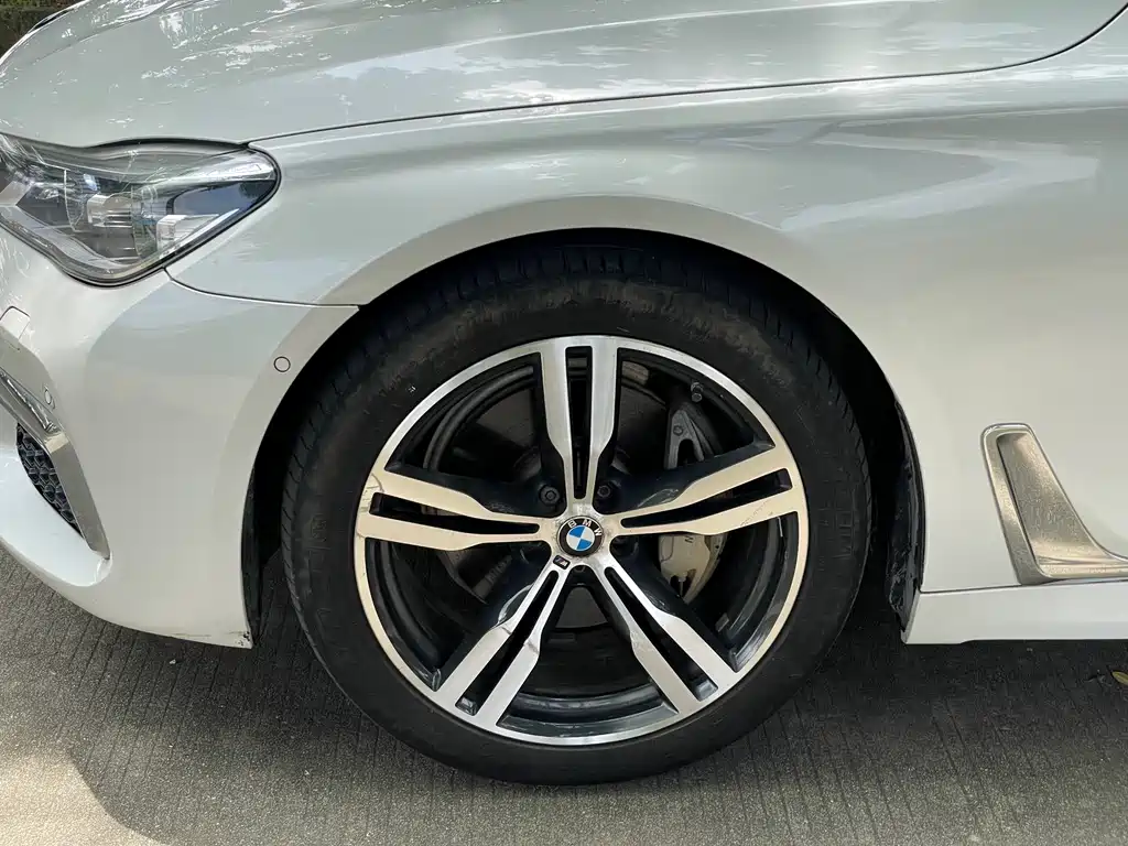 BMW 7 Series 2018 — фото 3