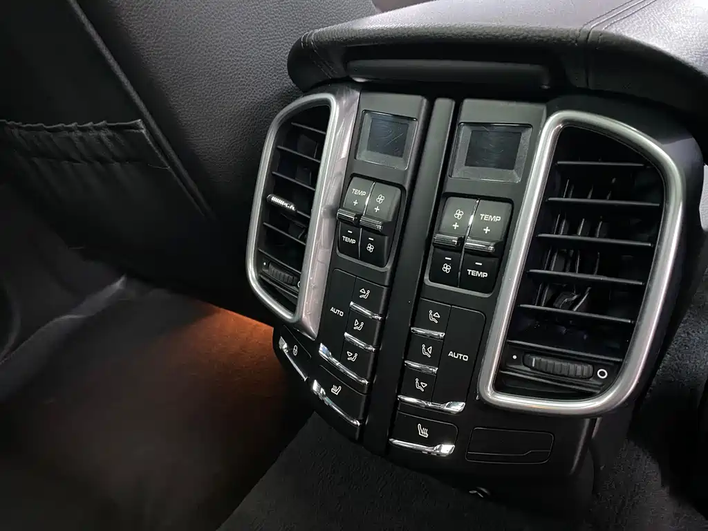 Porsche Cayenne 2014 — фото 17