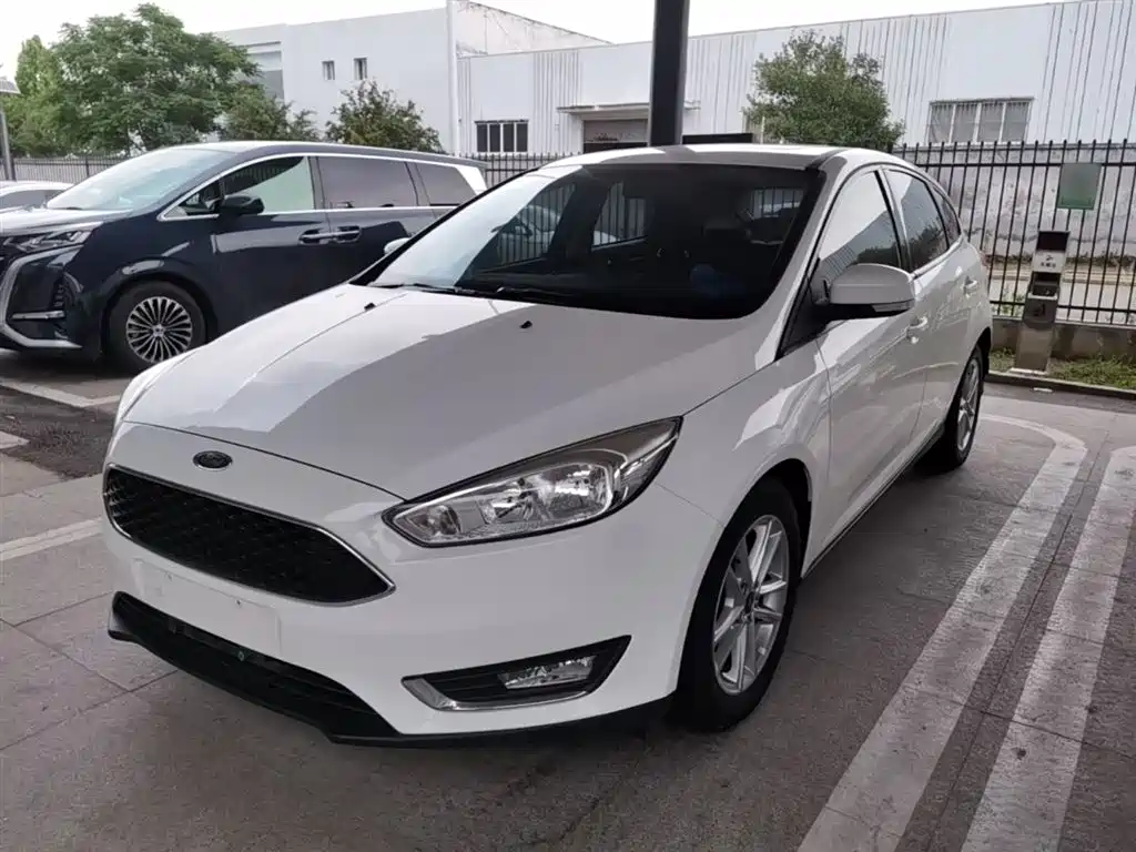 Ford Focus 2017 — фото 1