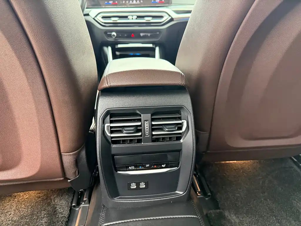 BMW i3 2024 — фото 12