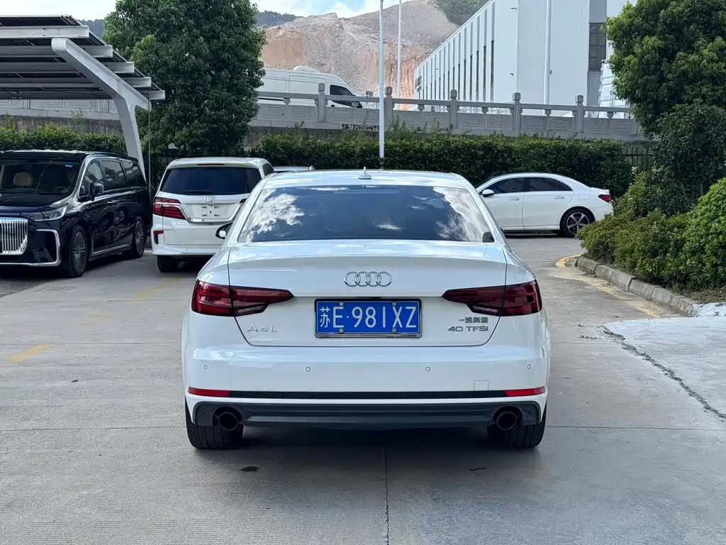 Audi A4L 2018 — фото 16