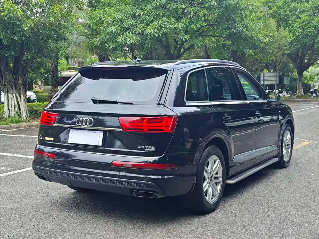 Audi Q7 2019 — фото 7