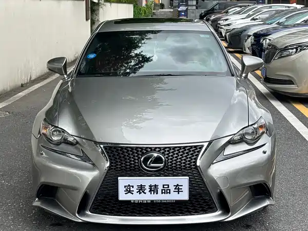 Lexus IS 2016