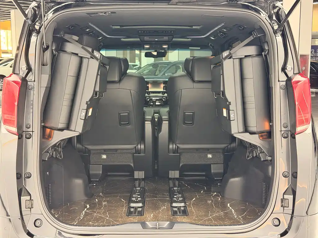 Toyota Alphard 2019 — фото 17