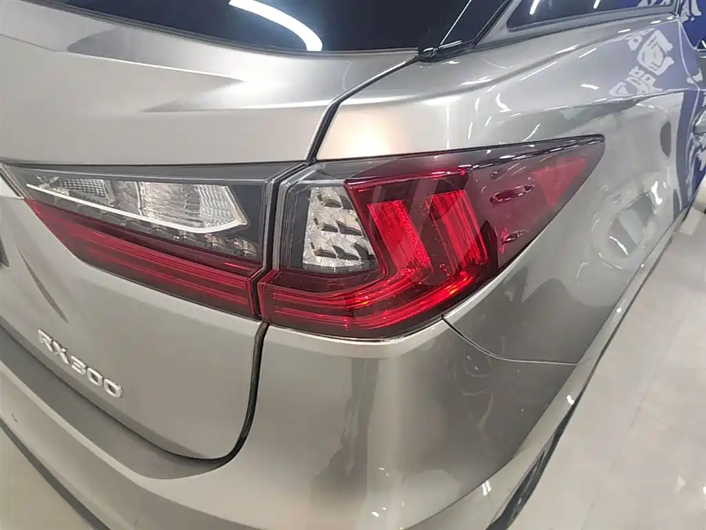 Lexus RX 2018 — фото 8