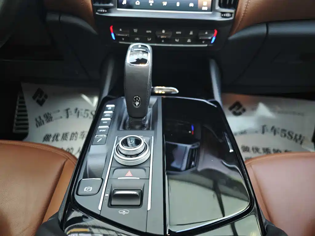 Maserati Levante 2021 — фото 14
