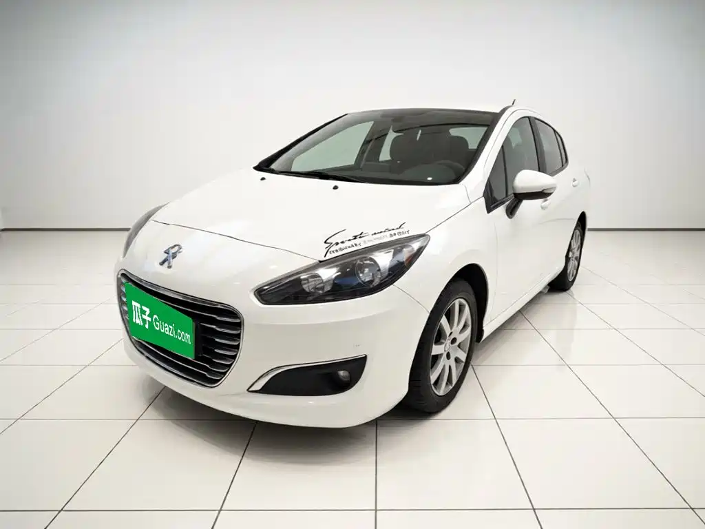 Peugeot 308 2015 — фото 1