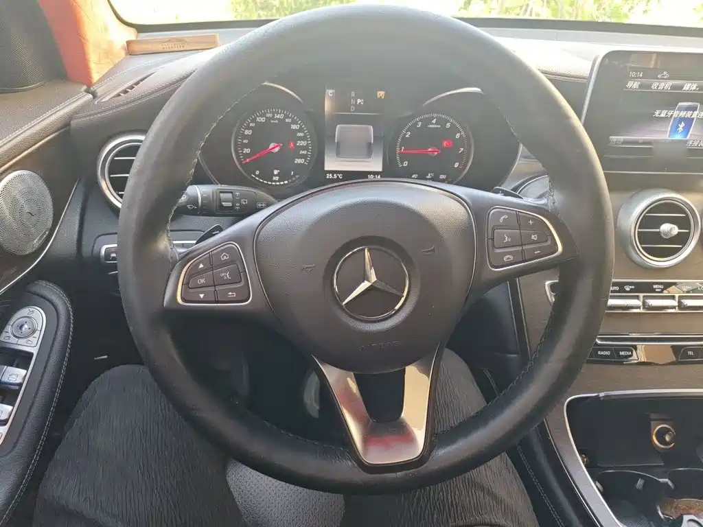 Mercedes-Benz GLC 2018 — фото 11