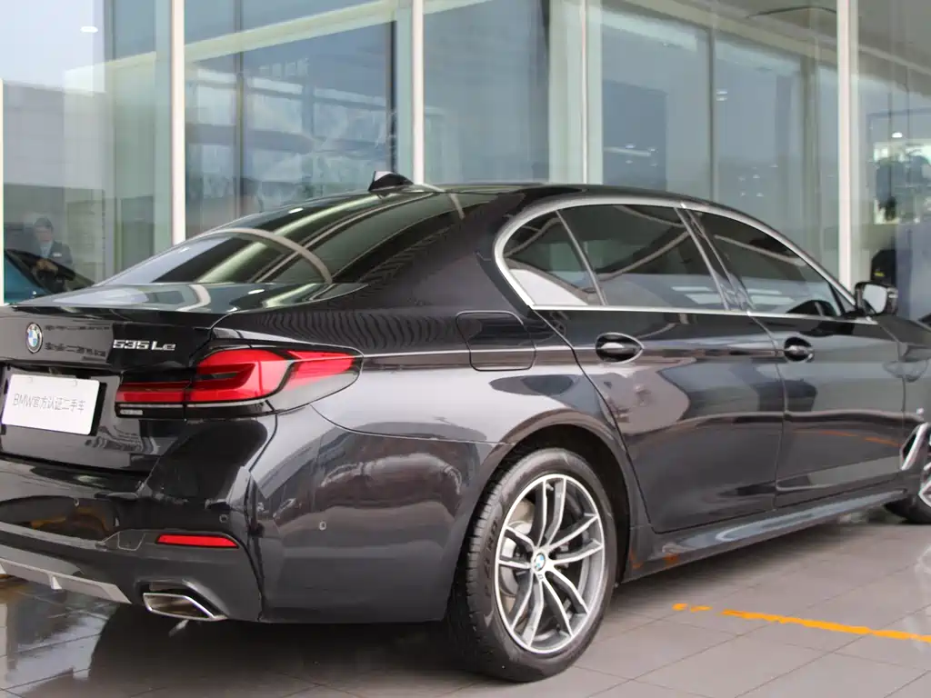 BMW 5 Series New Energy 2023 — фото 4