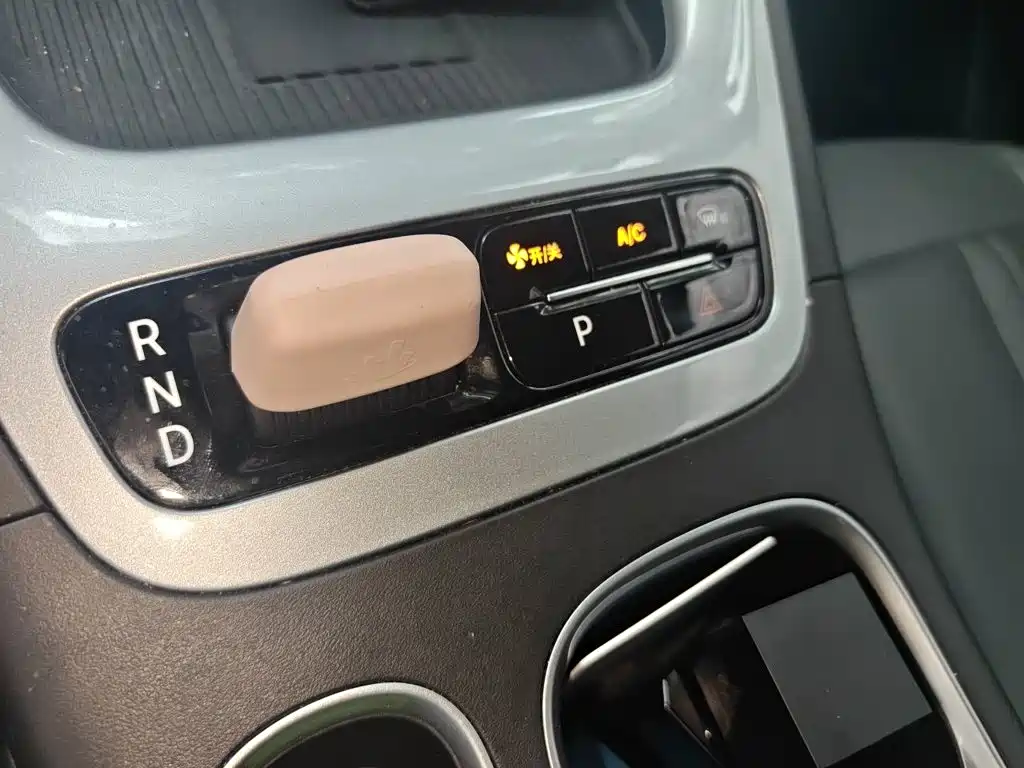 Geely Galaxy Starwish 2025 — фото 10