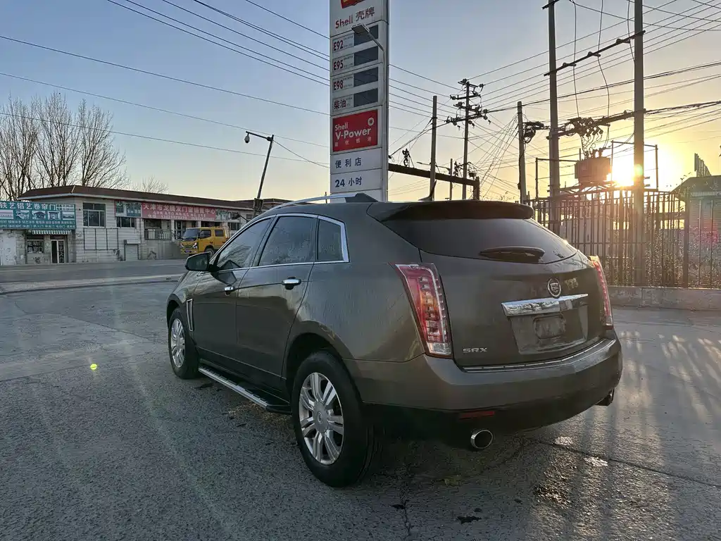 Cadillac SRX 2014 — фото 9