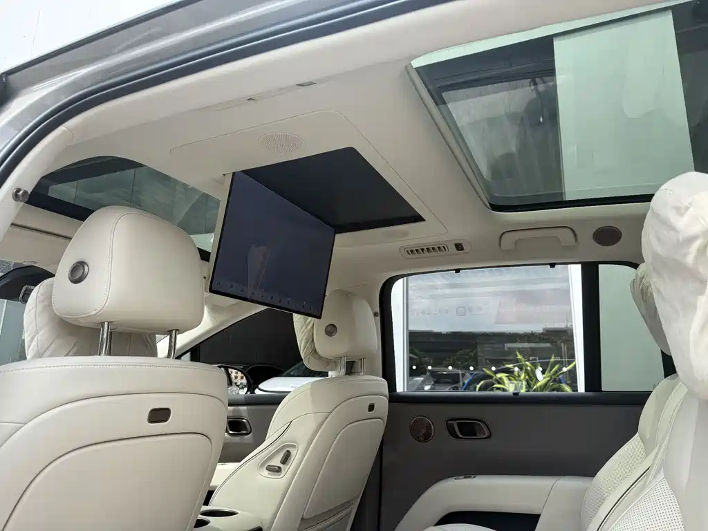 Li Auto i8 2025 — фото 14