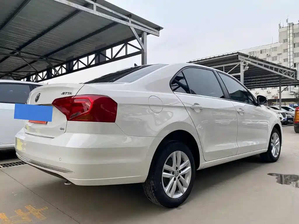 Volkswagen Jetta 2017 — фото 3