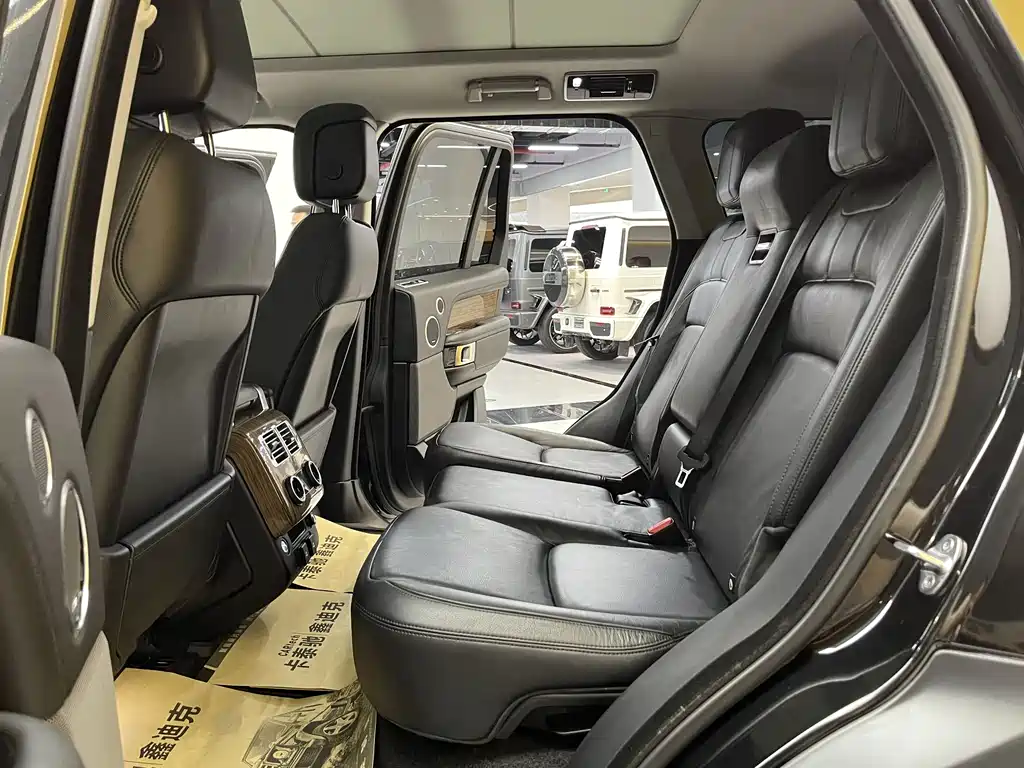 Land Rover Range Rover 2019 — фото 24