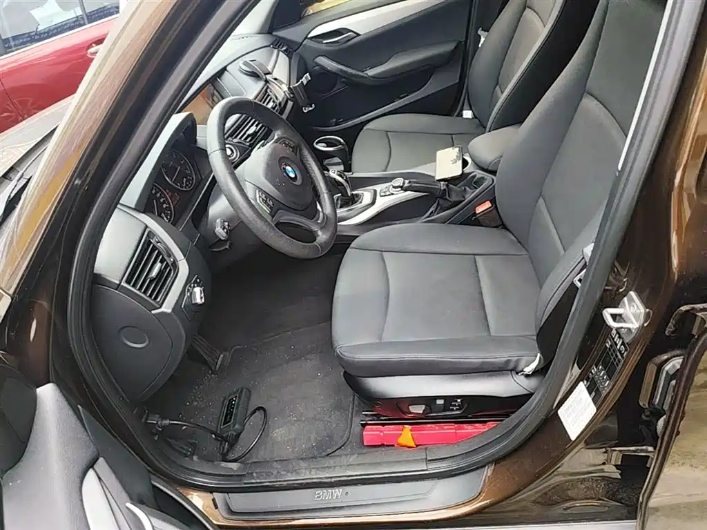BMW X1 2014 — фото 15