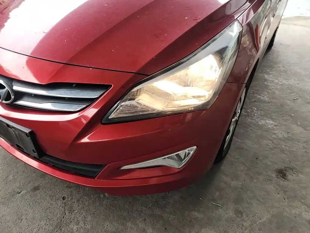 Hyundai Verna 2015 — фото 24