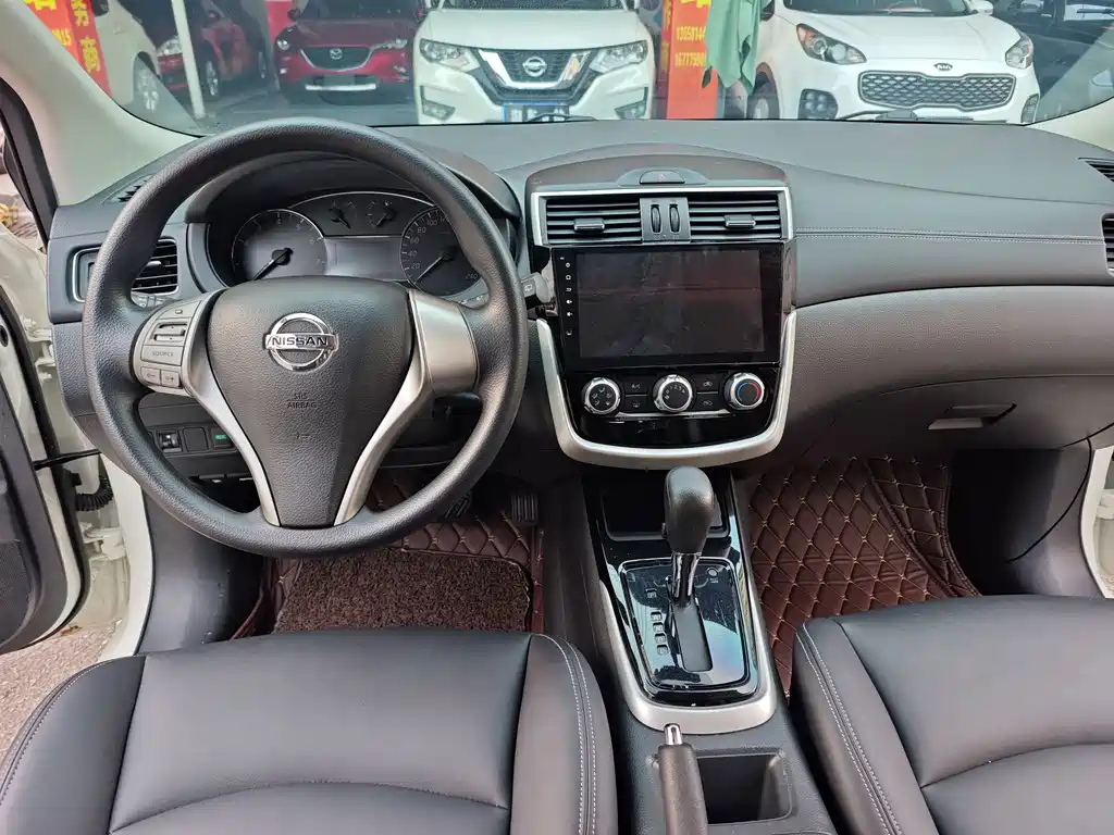 Nissan Tiida 2017 — фото 13