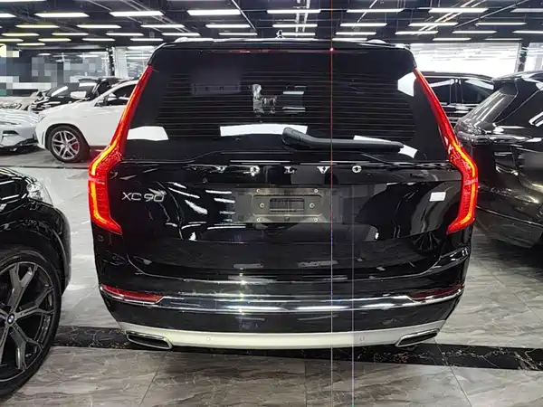 Volvo XC90 Plug-In Hybrid 2021