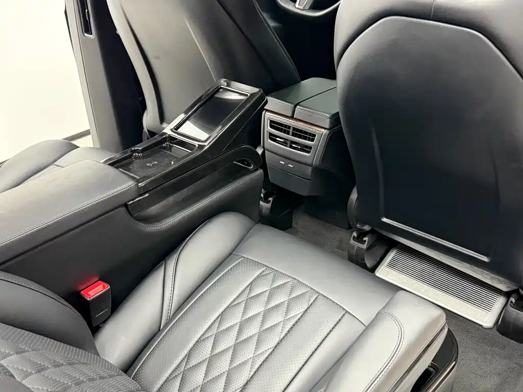 Tesla Model X 2020 — фото 16