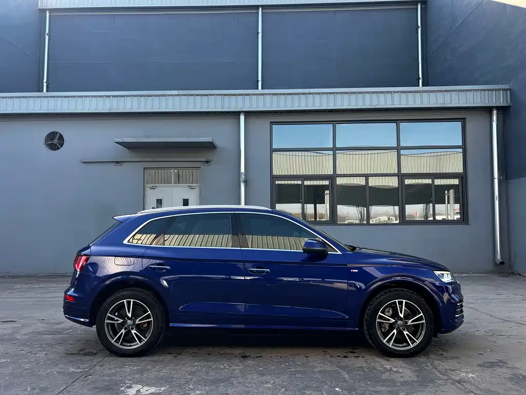 Audi Q5L 2019 — фото 14