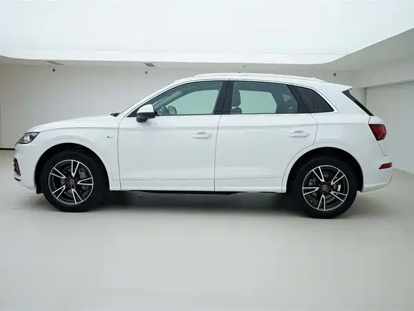 Audi Q5L 2021