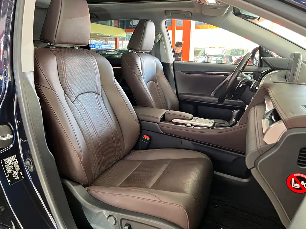 Lexus RX 2022 — фото 16