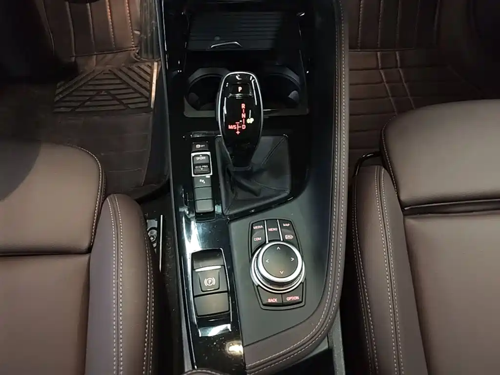 BMW X2 2023 — фото 14