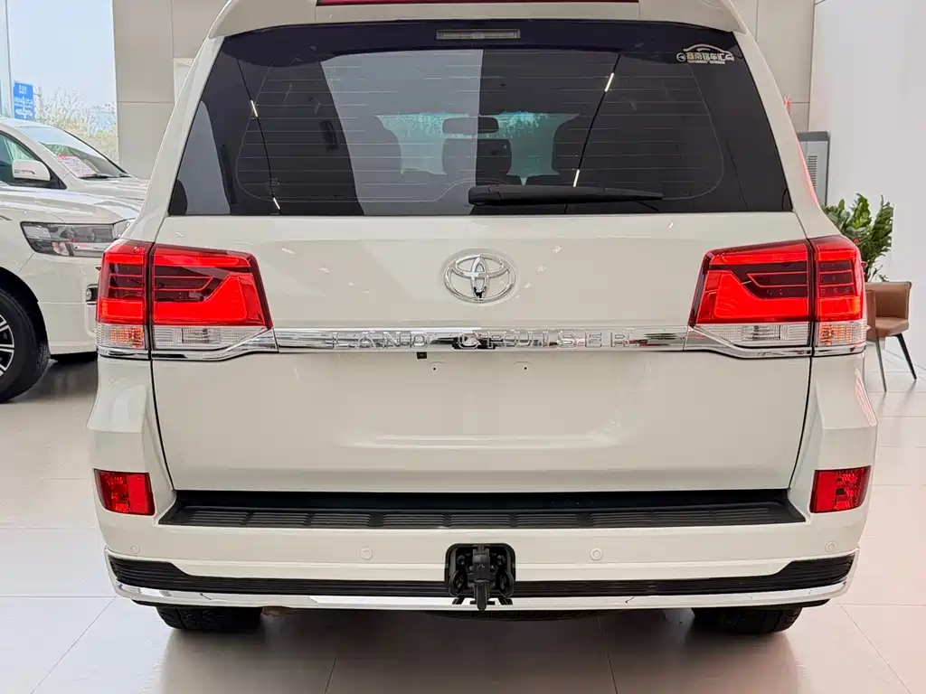 Toyota Land Cruiser 2015 — фото 11