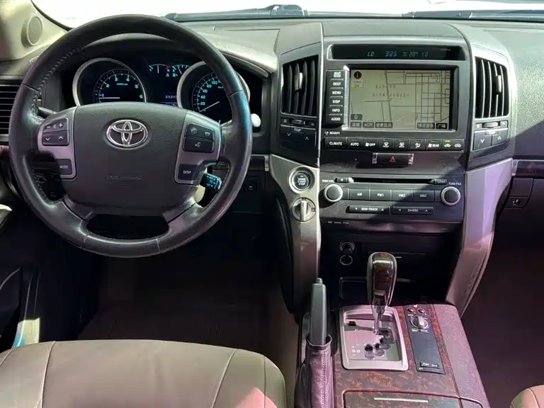 Toyota Land Cruiser 2008 — фото 8