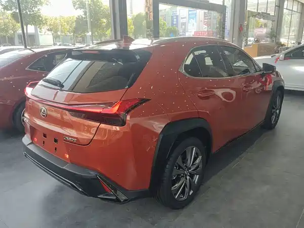 Lexus UX 2020
