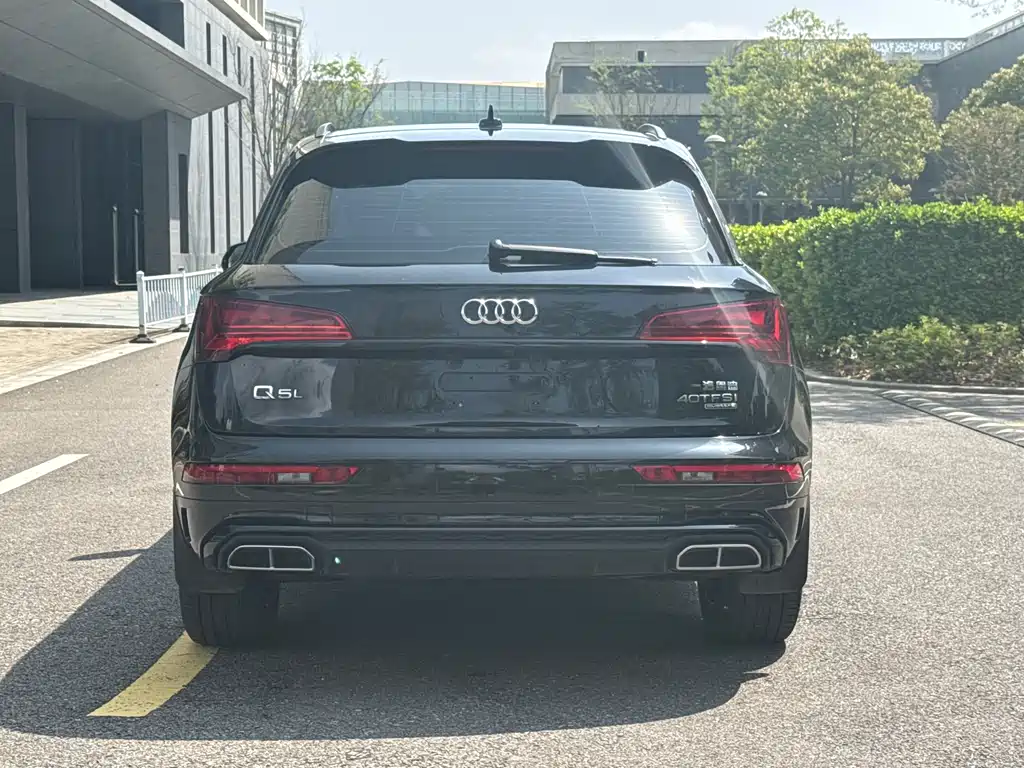 Audi Q5L 2025 — фото 15