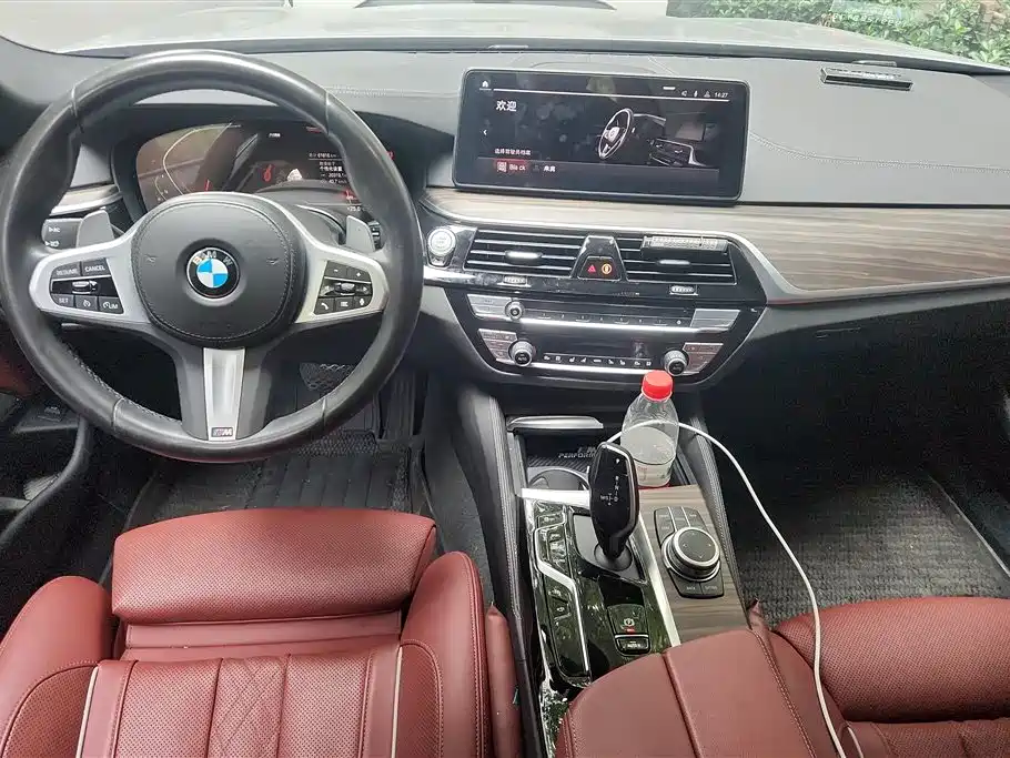 BMW 5 Series 2022 — фото 12