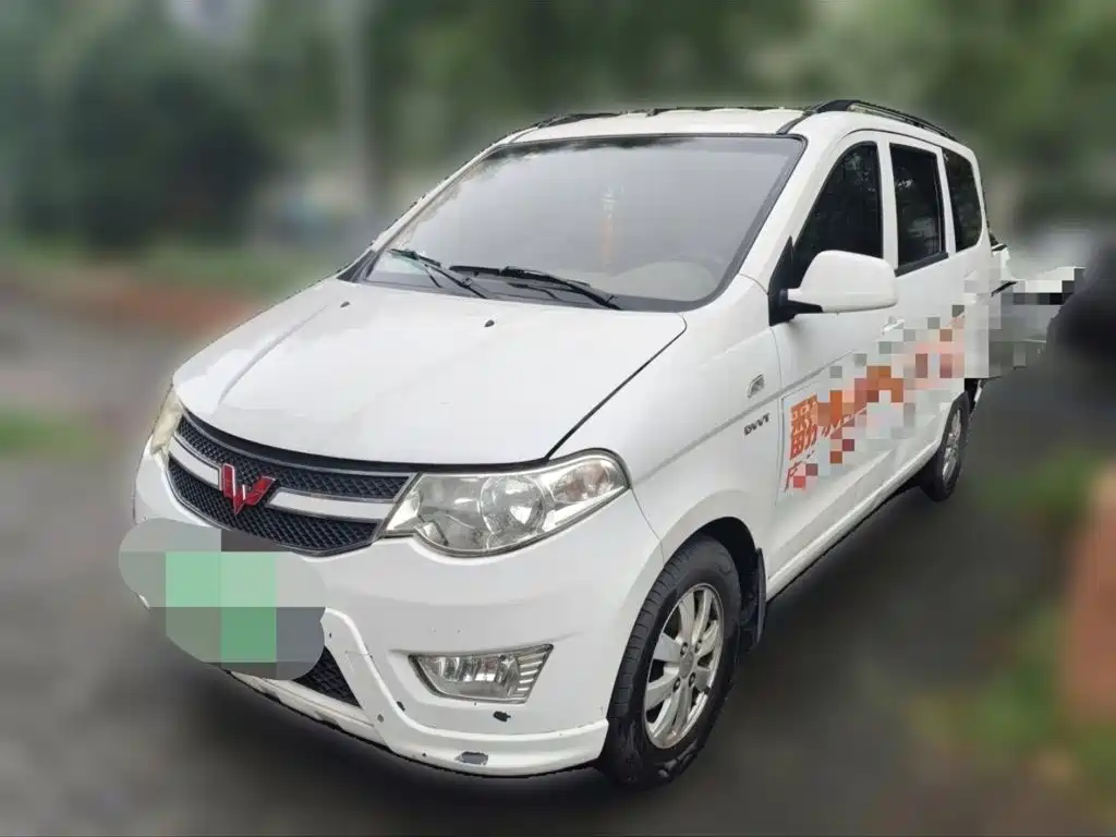 Wuling Hongguang 2017 — фото 25