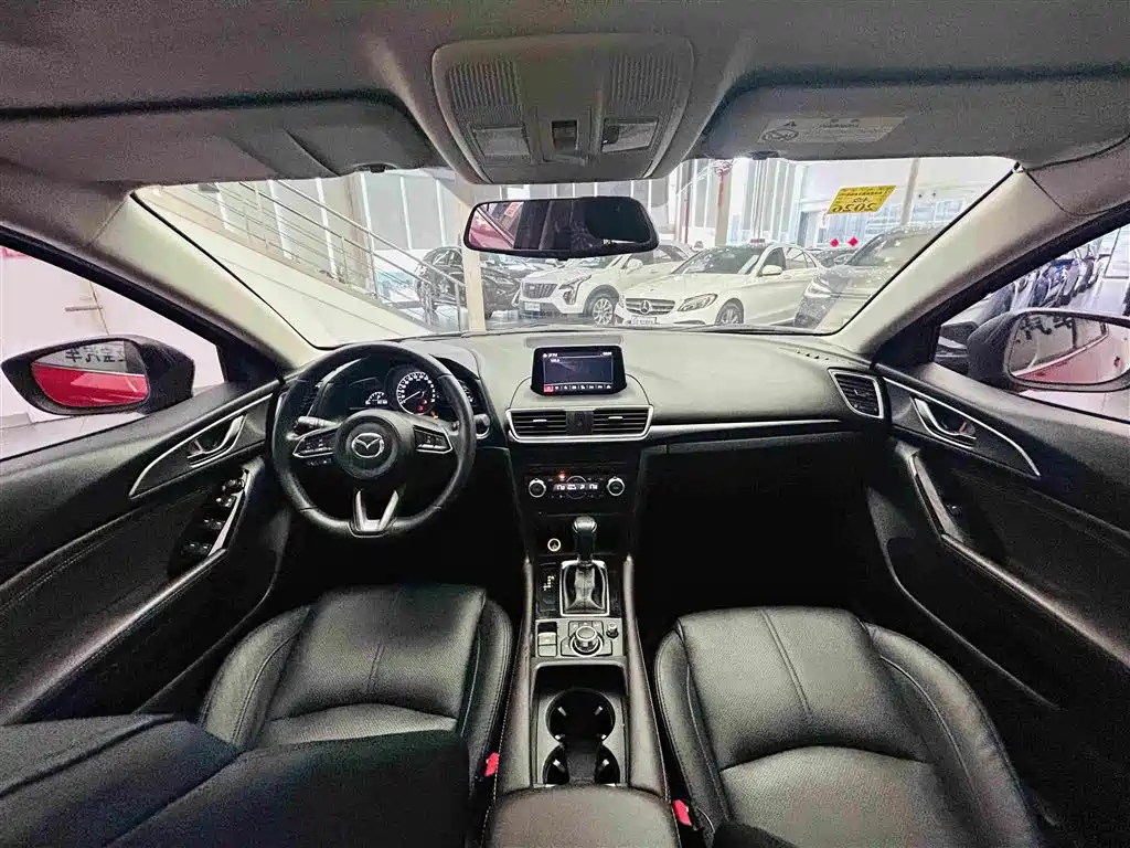 Mazda 3 Axela 2018 — фото 14
