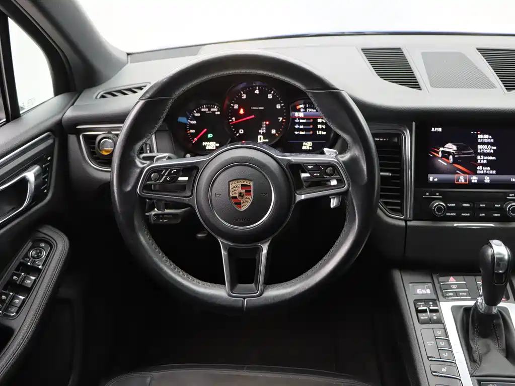 Porsche Macan 2016 — фото 11