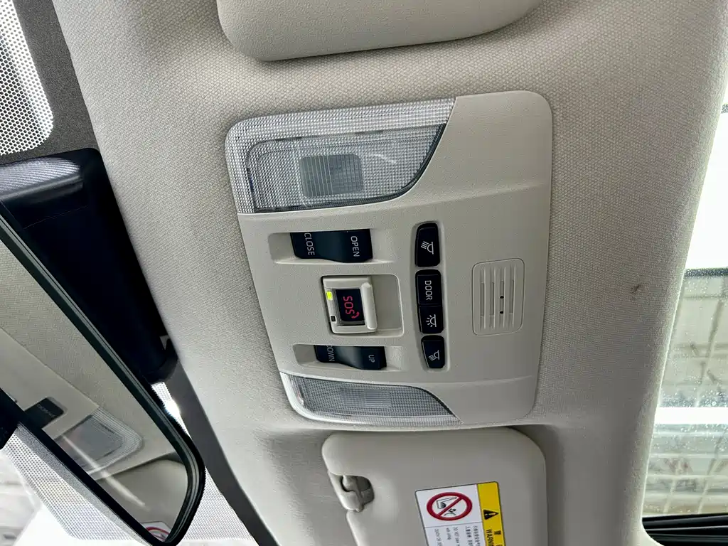 Toyota Corolla 2023 — фото 13