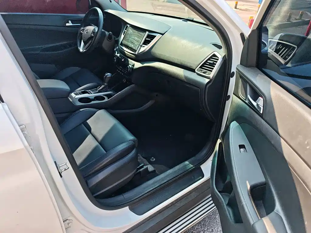 Hyundai Tucson 2016 — фото 24
