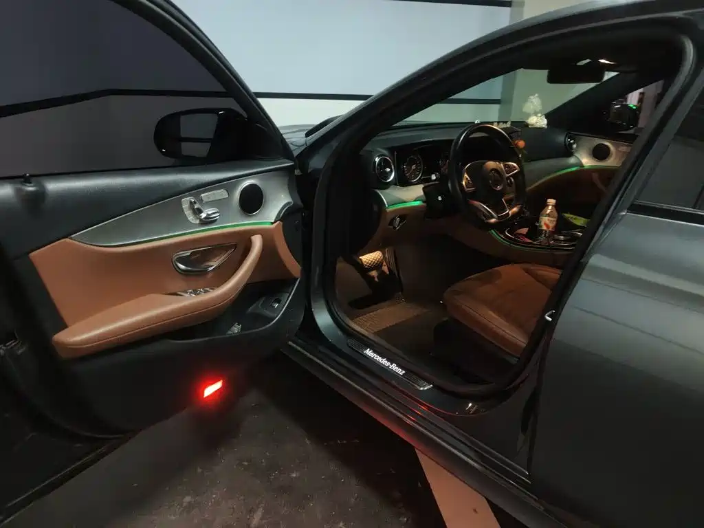 Mercedes-Benz E-Class 2017 — фото 12