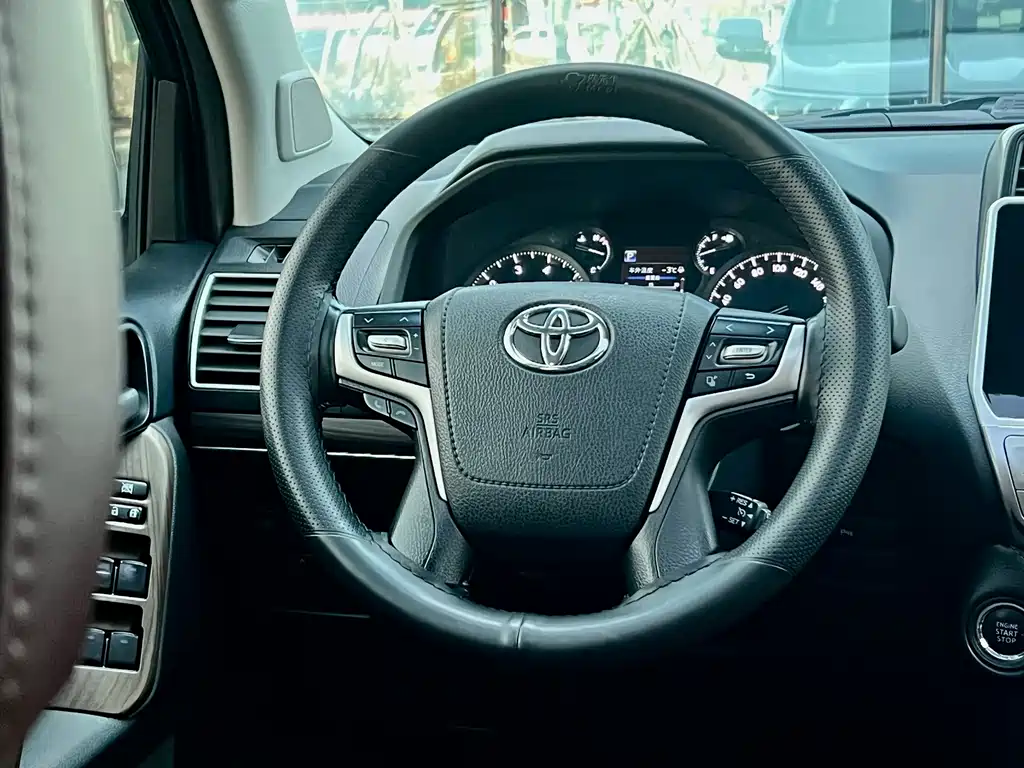 Toyota Prado 2020 — фото 11