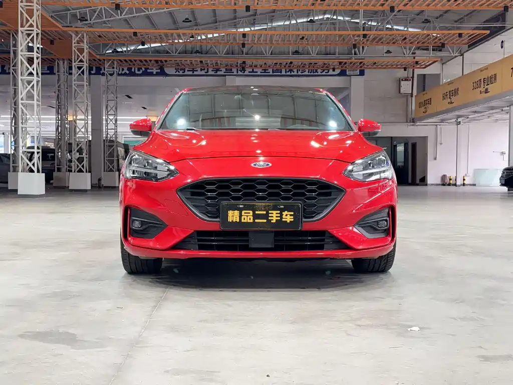 Ford Focus 2019 — фото 10