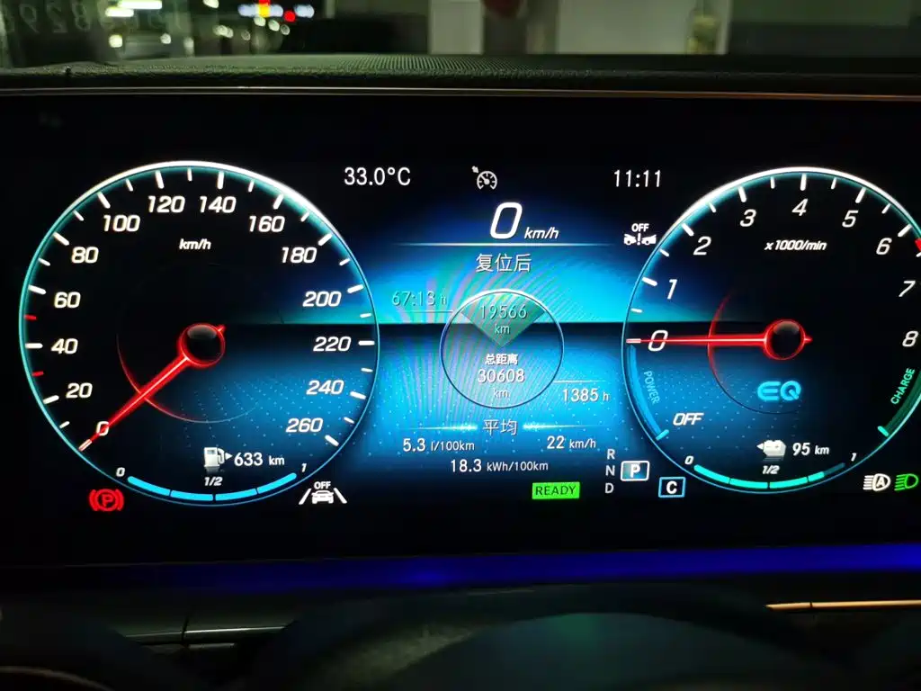 Mercedes-Benz GLE New Energy 2023 — фото 12