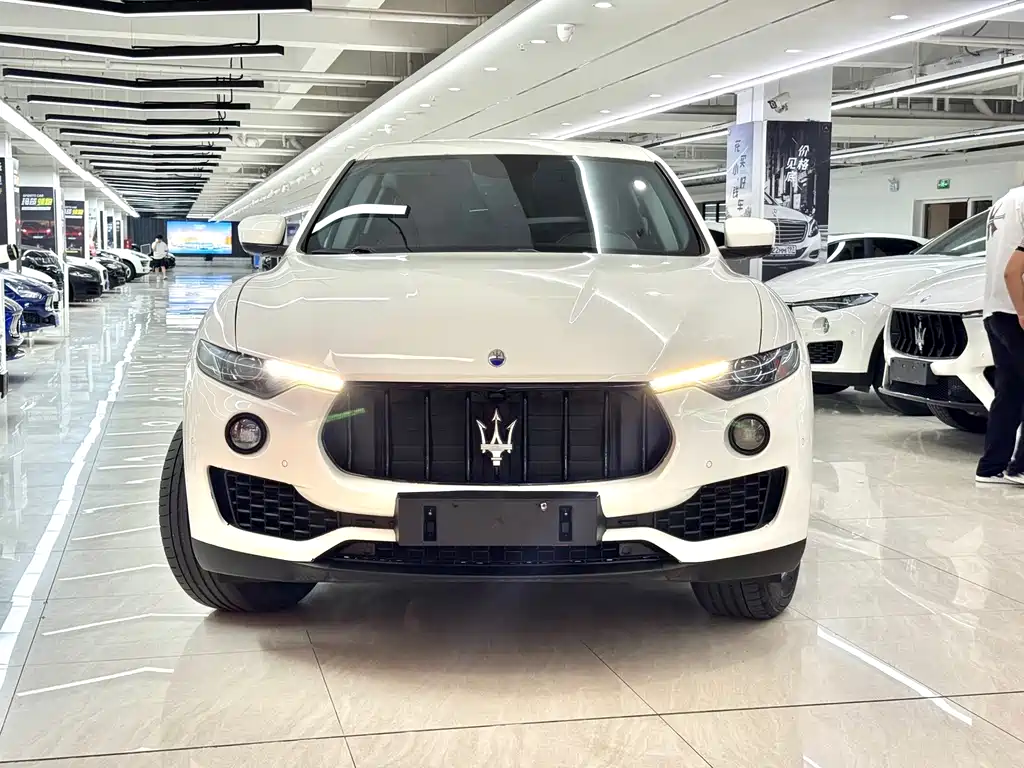 Maserati Levante 2017 — фото 1