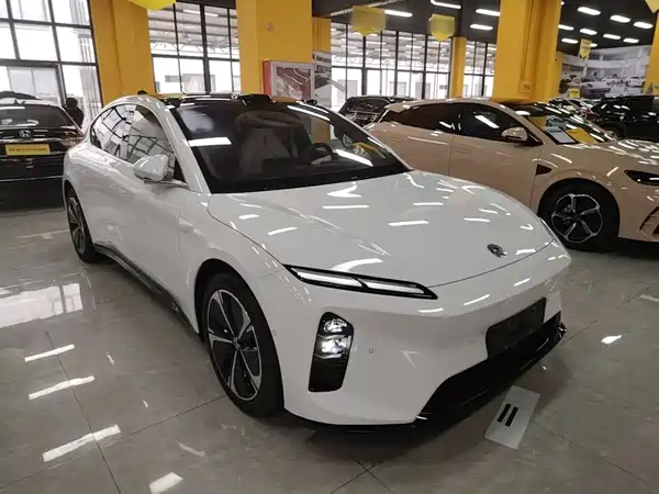 NIO ET5 2025