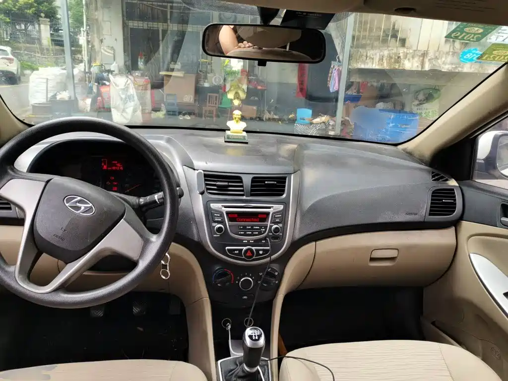 Hyundai Verna 2015